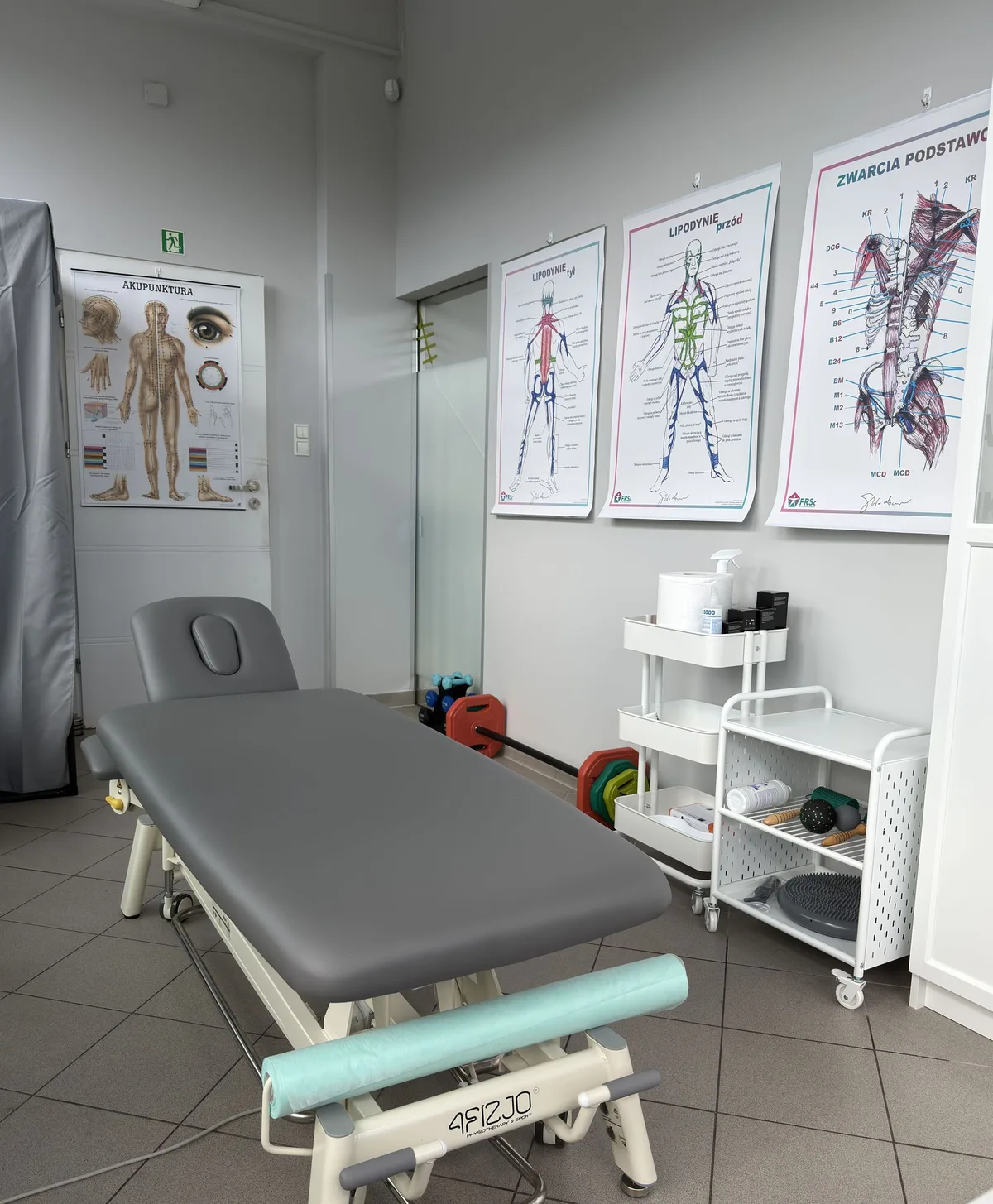 Stanowisko do ćwiczeń i sprzęt treningowy w gabinecie AP Therapy